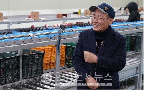 '곰곰 보조개 사과’를 생산하는 경상북도 청송군 한우리 영농조합의 장길영 대표