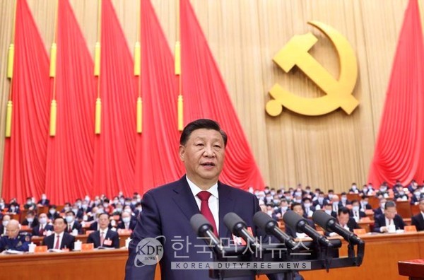 3선 집권에 오른 시진핑 중국 국가주석...반정부 시위 확산
