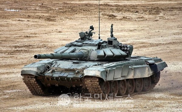 유럽 T-72 전차 미 수송기 통해 우크라이나 지원