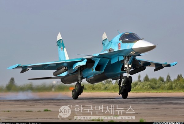 러시아 최신예 전투기 Su-34 이륙 모습