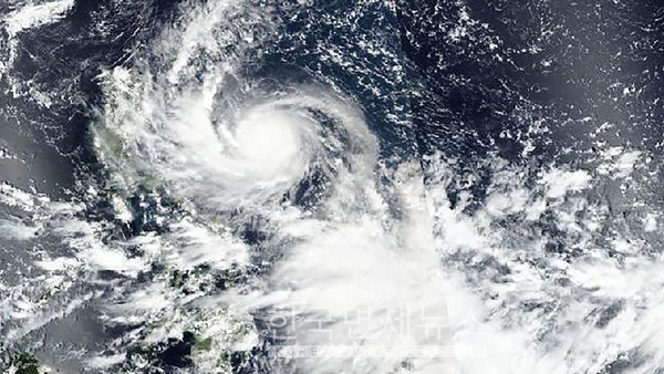 제16호 태풍 '노루' 위성 사진