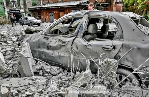 러시아의 미사일 공격으로 파괴된 자포리자 도심 모습